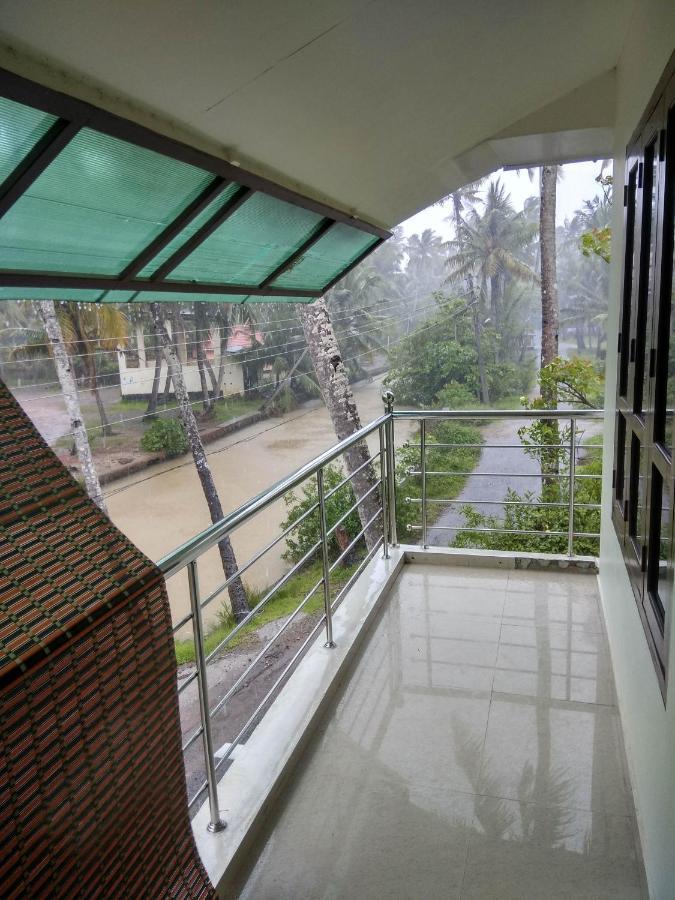 Royal Munroe Palace Home Stay Mundrothuruth Exterior photo